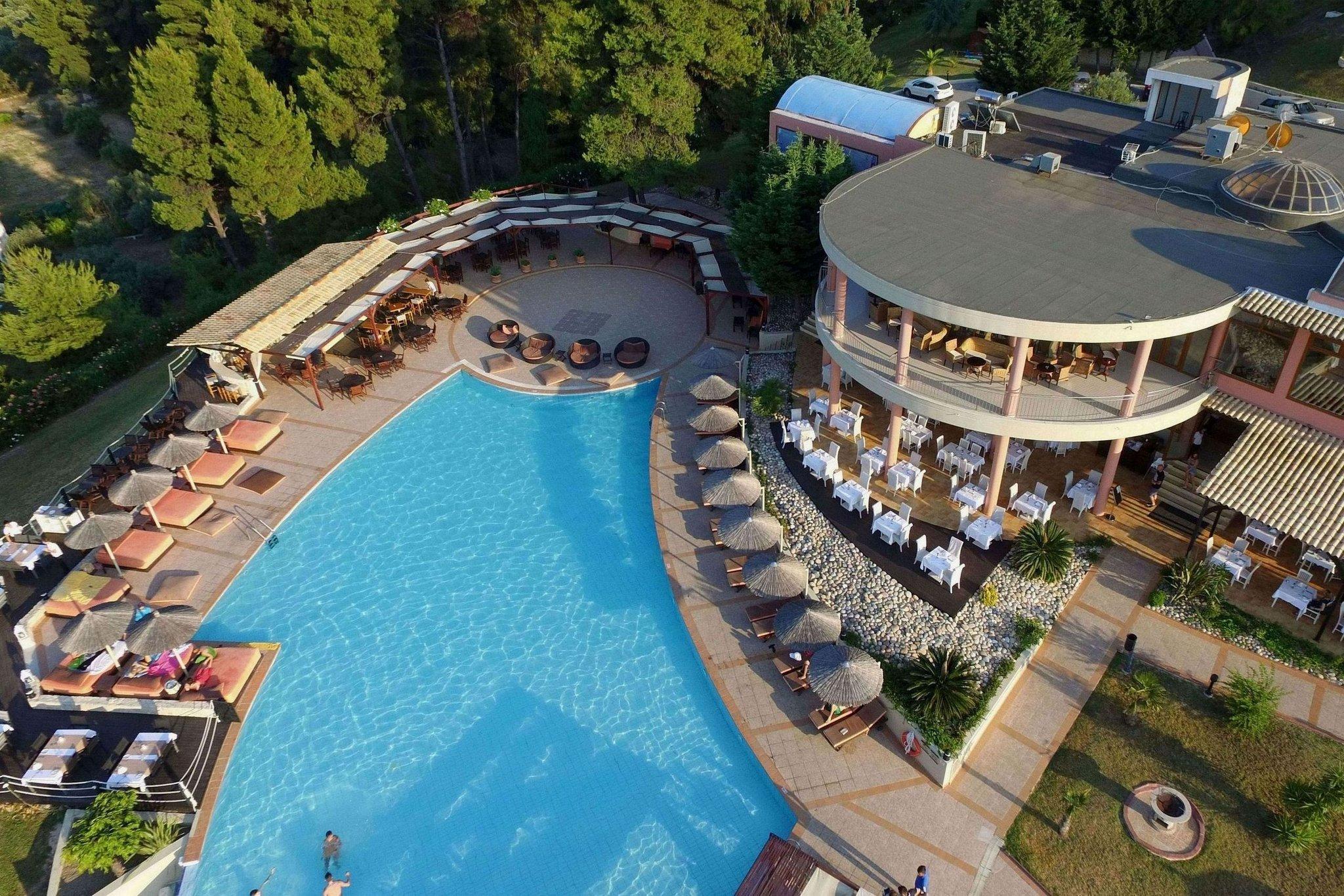 Alia Palace Hotel - Adults Only 16+ Calcídica Exterior foto Aerial view of the hotel