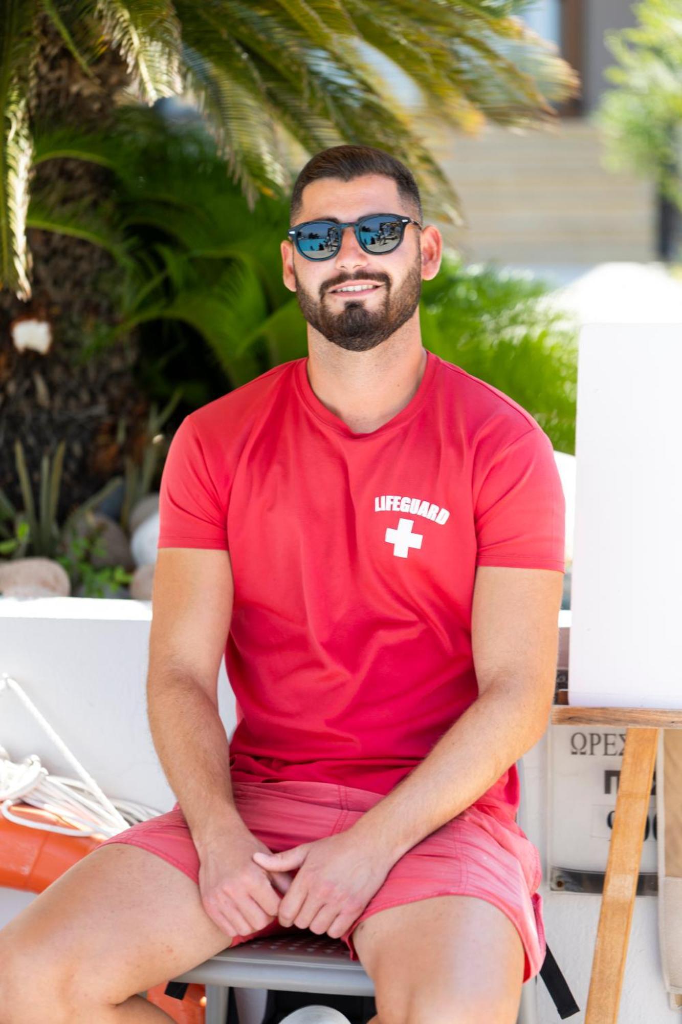 Alia Palace Hotel - Adults Only 16+ Calcídica Exterior foto A lifeguard in Miami Beach, Florida