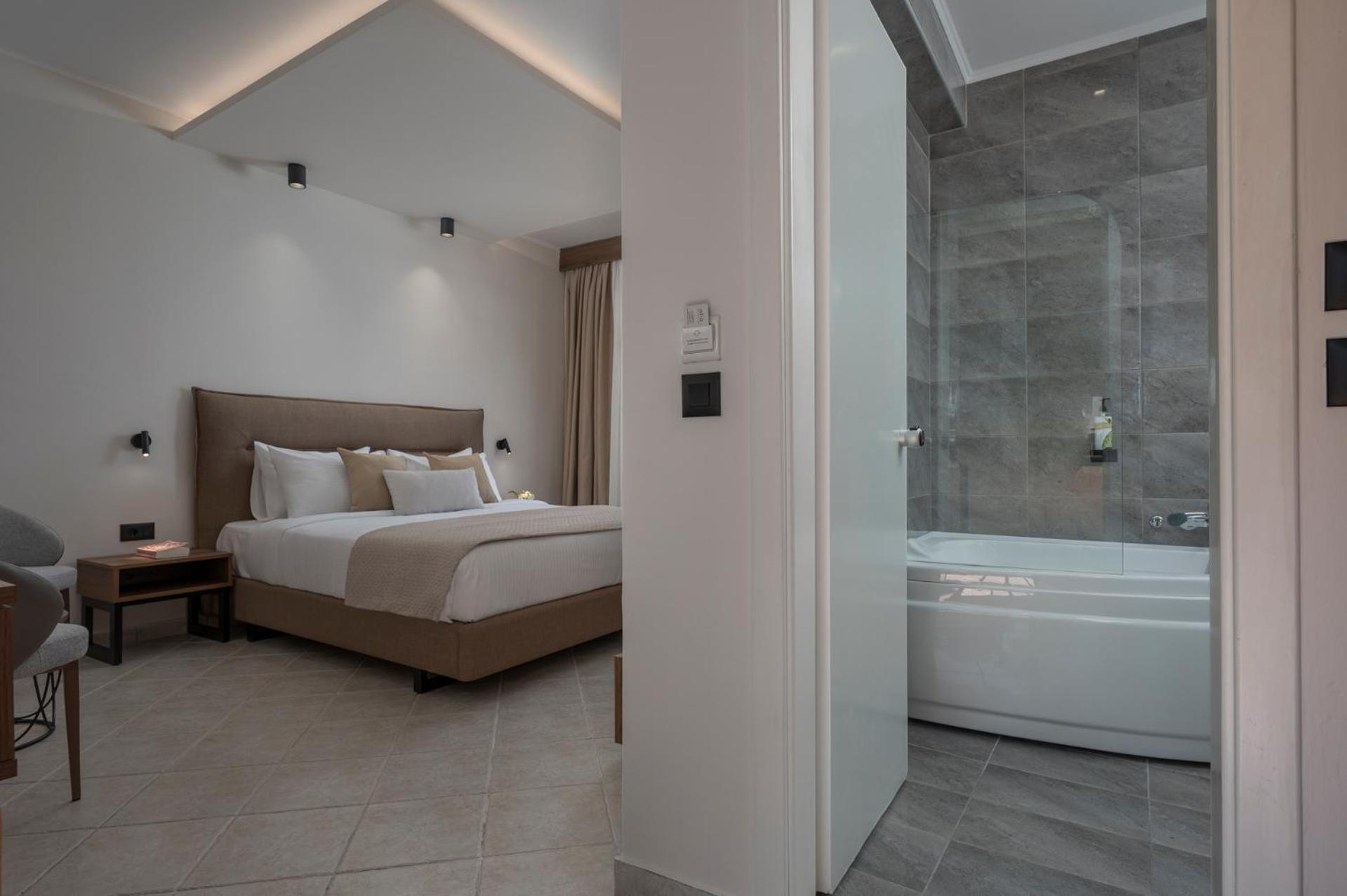 Alia Palace Hotel - Adults Only 16+ Calcídica Exterior foto A room at the hotel