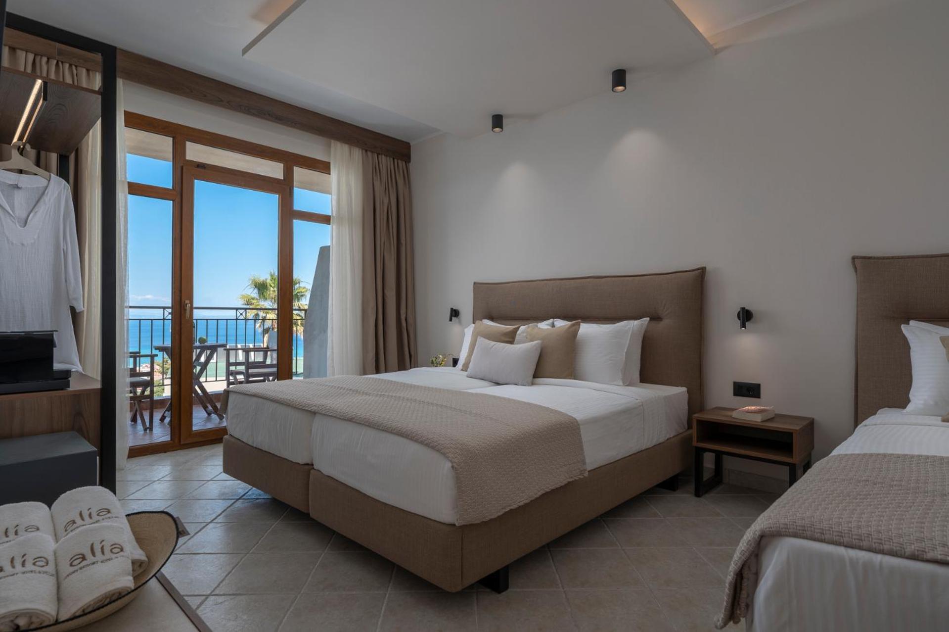 Alia Palace Hotel - Adults Only 16+ Calcídica Exterior foto A bedroom at the hotel