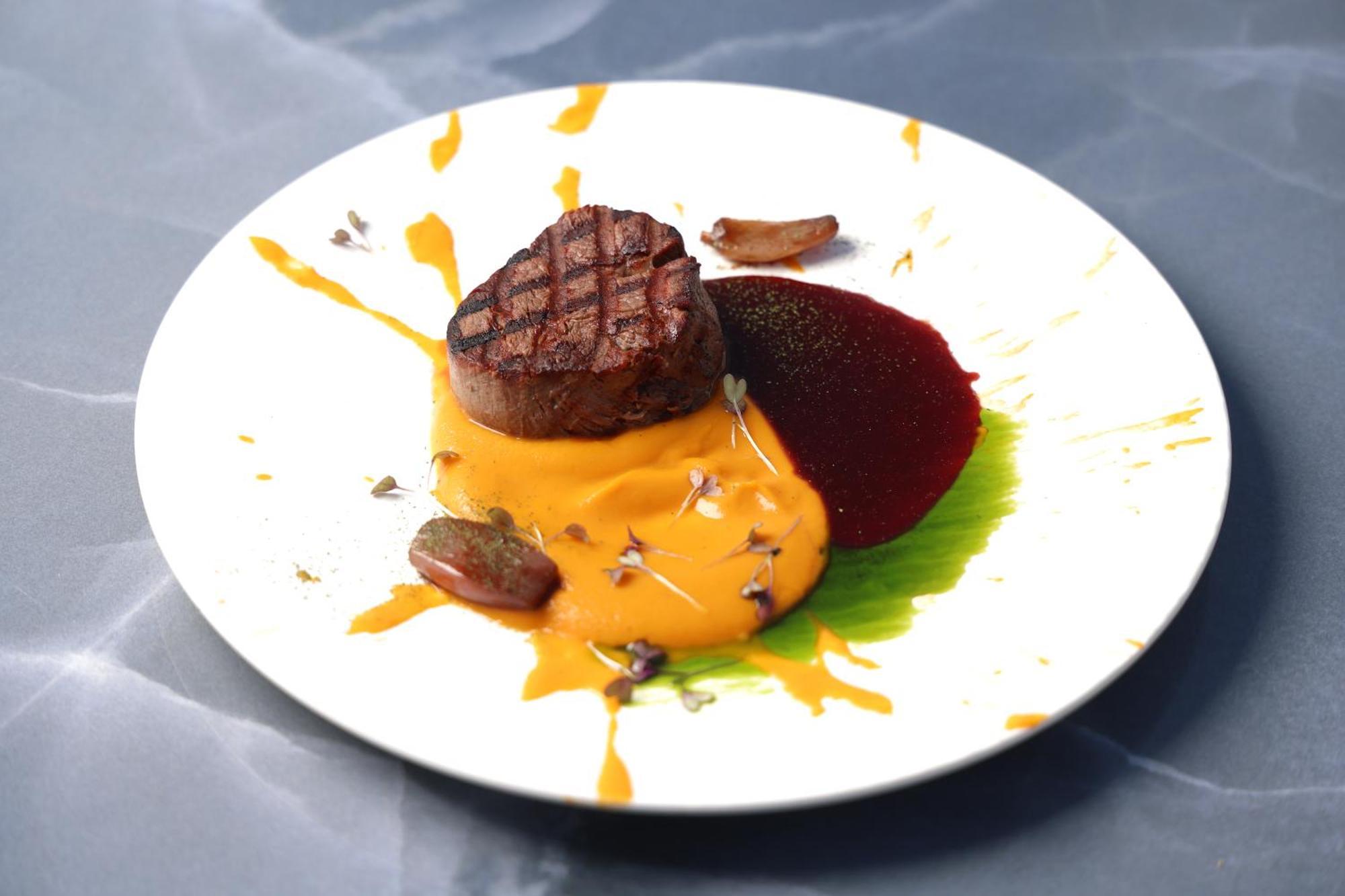 Alia Palace Hotel - Adults Only 16+ Calcídica Exterior foto A steak with a pumpkin sauce