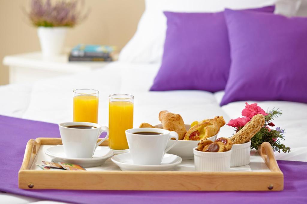 Alia Palace Hotel - Adults Only 16+ Calcídica Habitación foto Room service
